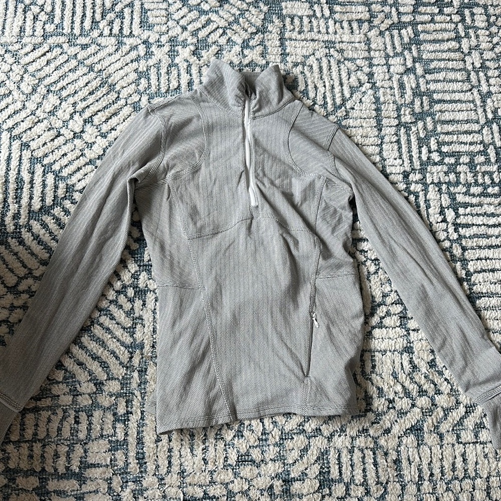 Lululemon Kanto Catch Me 1/2 Zip heathered herringbone Size 8